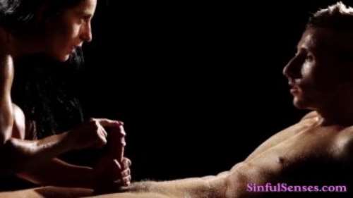 Эротическое порно видео крупным планом: девушка сосет и дрочит член