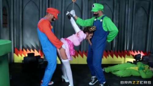 Супер Братья Марио порно: братья трахают спасенную принцессу и кончают ей в рот