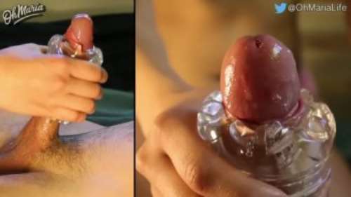 Смотреть как ДЕВУШКА ДРОЧИТ ПАРНЮ крупным планом головка полового члена