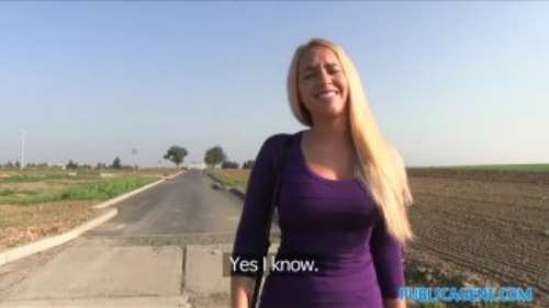 Трахаются на природе: девушка за деньги показывает сиськи и сосет член