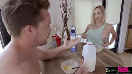 Сводная сестра сосет толстый хуй у сводного брата