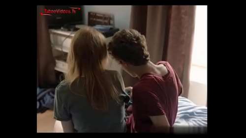 Мама дрочит член. Видео