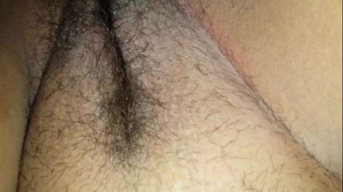 Жена толстушка с непобритым лобком и мягкими сиськами