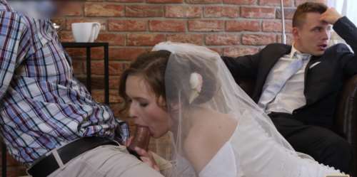 Свидетель трахает невесту перед свадьбой, а жених смотрит