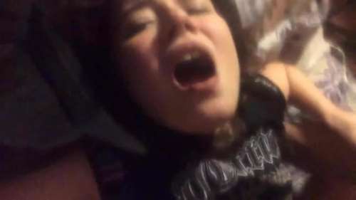 Эскортница делает минет и трахается раком с клиентом 